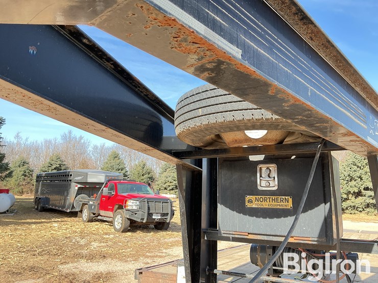 2009-titan-trailer-image-12