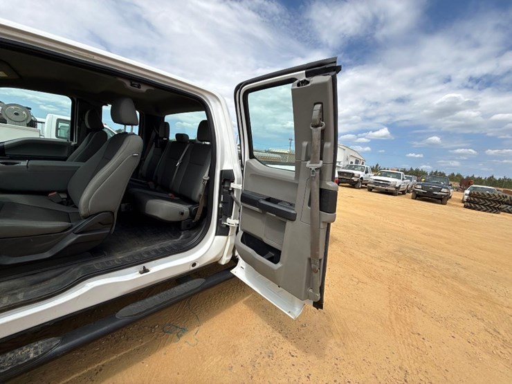 2019-ford-f150-xl-image-12