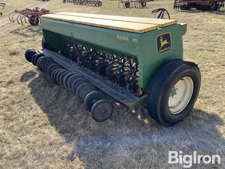 john-deere-8300-image-5