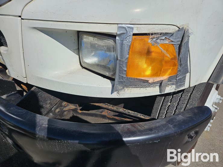 2009-sterling-l9500-image-10