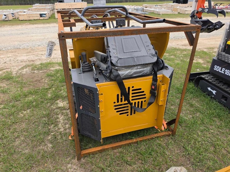 --absolute---new---ride-on-mini-skid-image-6