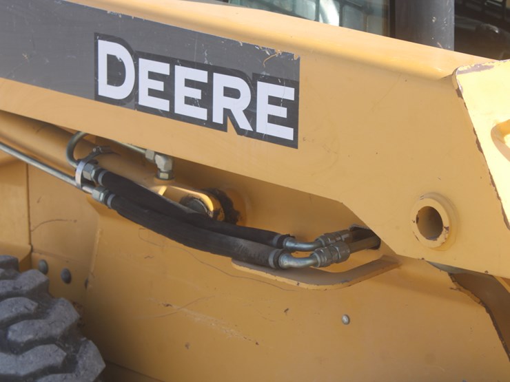john-deere-325-image-29