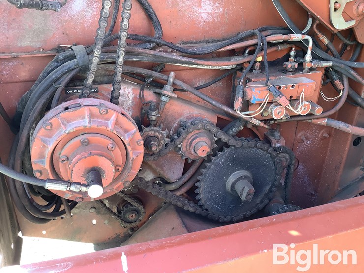 2000-hesston-856a-image-10