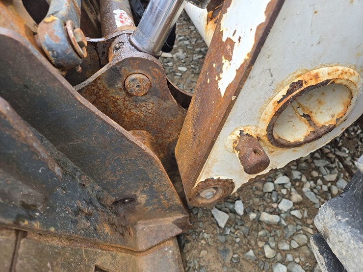 2017-bobcat-s570-image-17