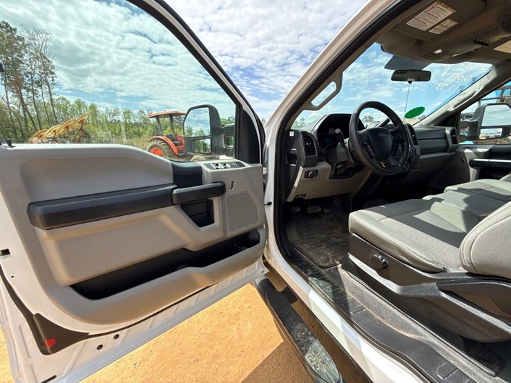 2019-ford-f250-xl-image-11