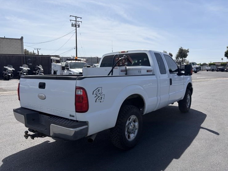 2011-ford-f250-xlt-image-3