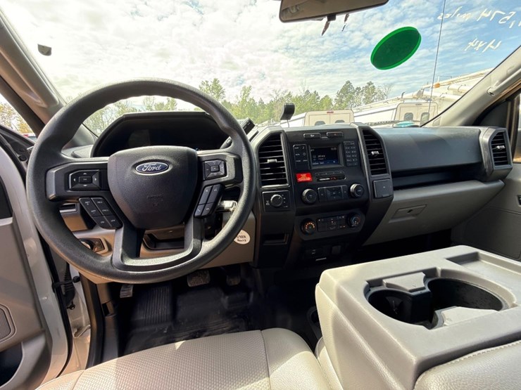 2017-ford-f150-xl-image-9