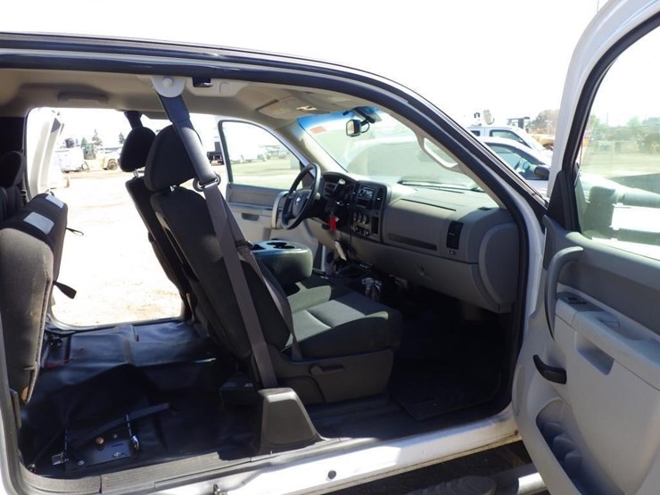 2013-chevrolet-2500hd-image-6