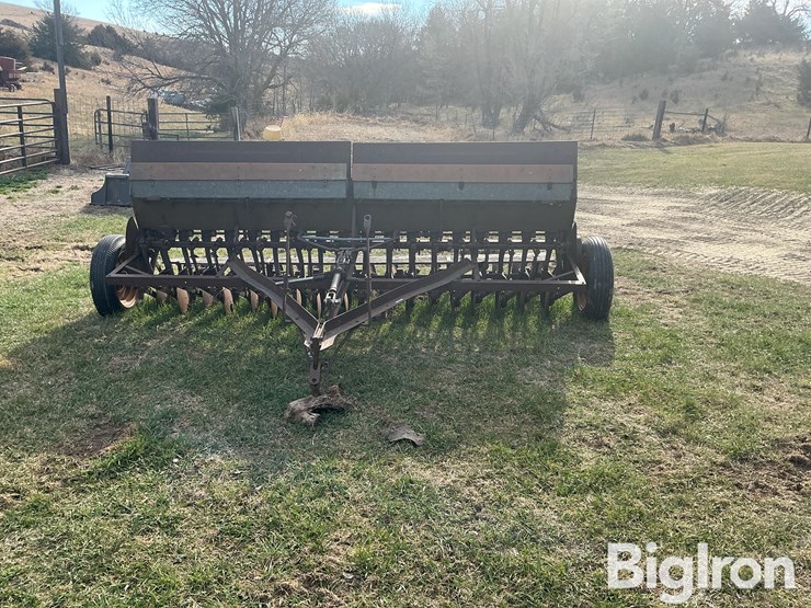 john-deere-12-image-2