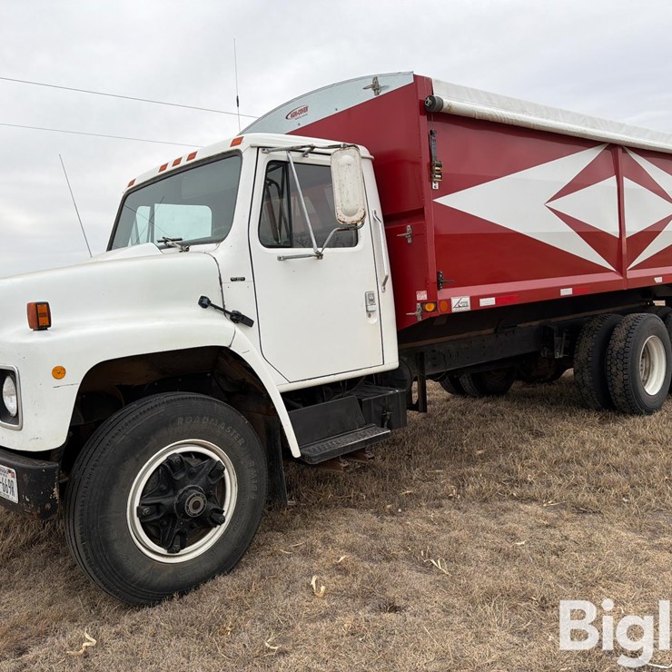 1979 International 1854 T/A Grain Truck W/2011 Crysteel Box