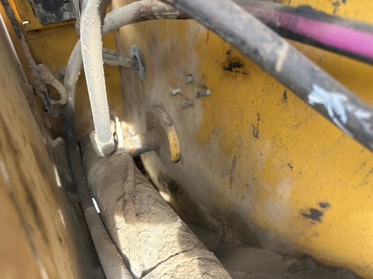 2019-caterpillar-259d3-image-16