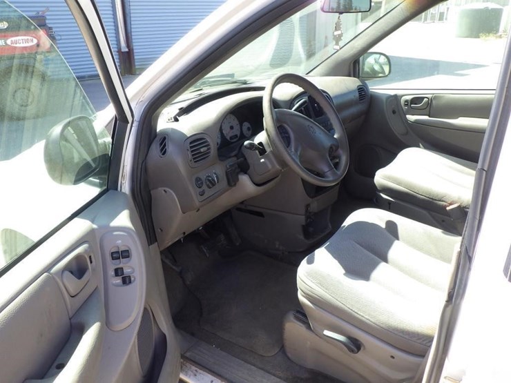 2002-dodge-grand-caravan-image-5