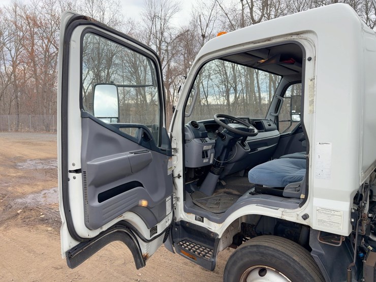 2014-mitsubishi-fe160-s/a-box-truck-image-15