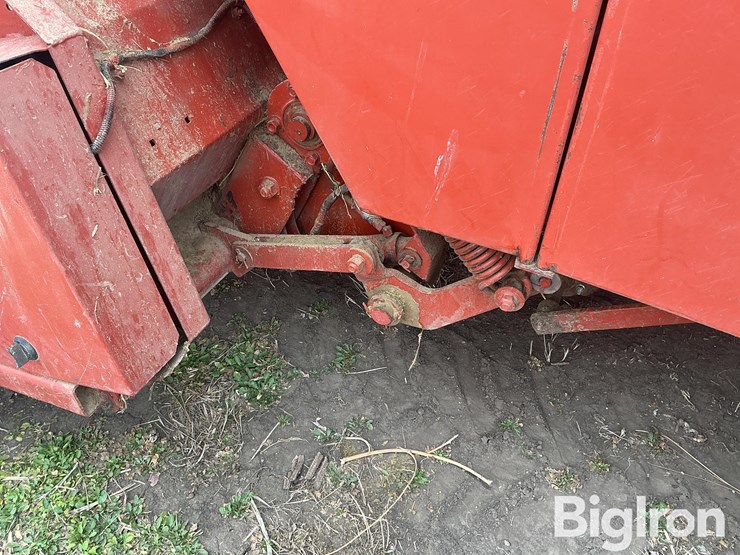 hesston-4910-image-15