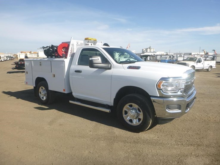 2024-dodge-2500-image-2