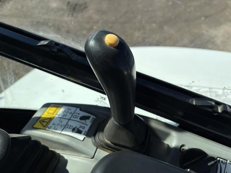 2022-bobcat-e42-image-37