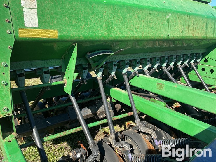 john-deere-1560-image-16
