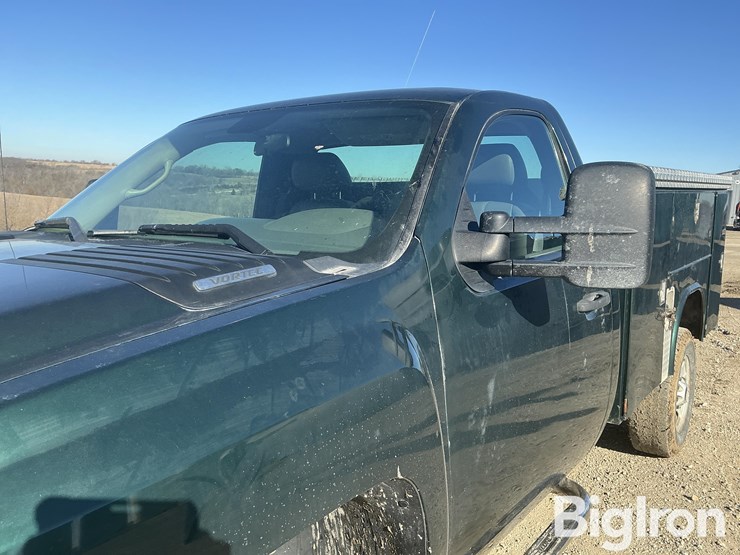 2011-chevrolet-k2500-image-11