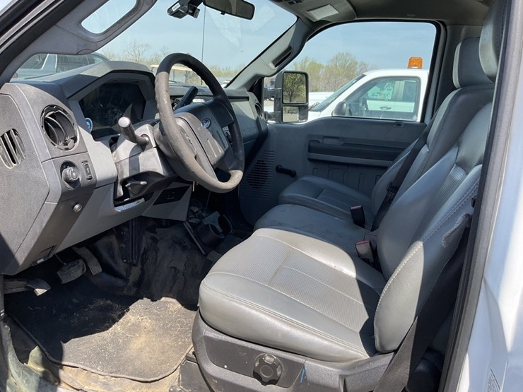 ford-f350-xl-image-6