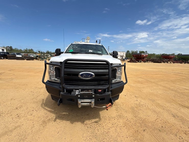 2019-ford-f250-xl-image-18