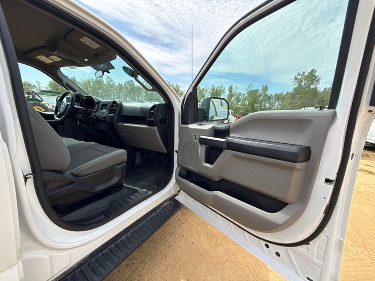 2019-ford-f150-xl-image-9