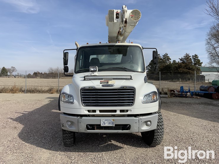 2015-freightliner-m2-106-image-2
