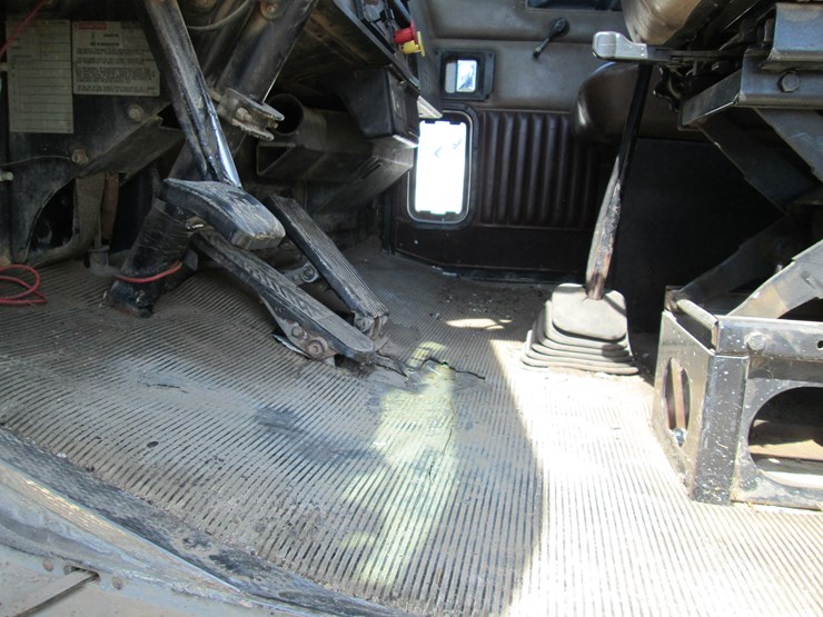 1997-kenworth-t800-image-32