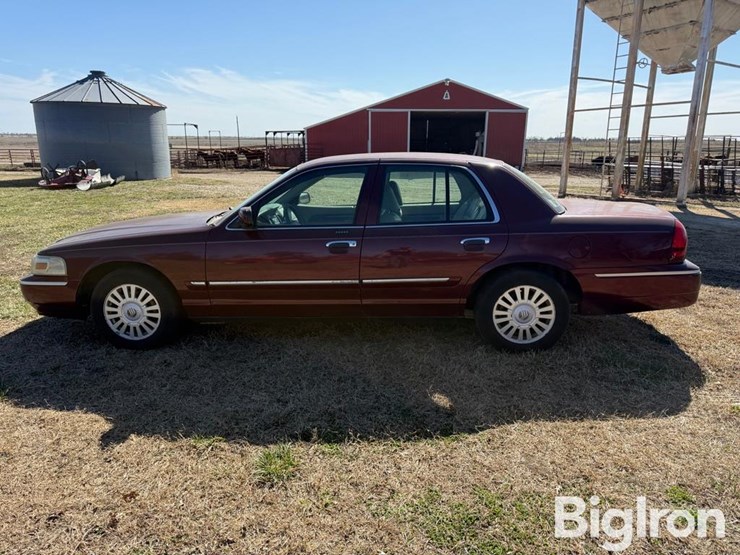 2007-mercury-grand-marquis-ls-4-door-sedan-image-8