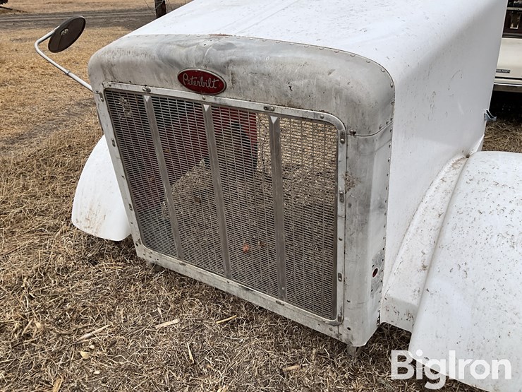 peterbilt-378-image-9