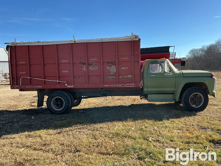 1974-ford-f700-image-4
