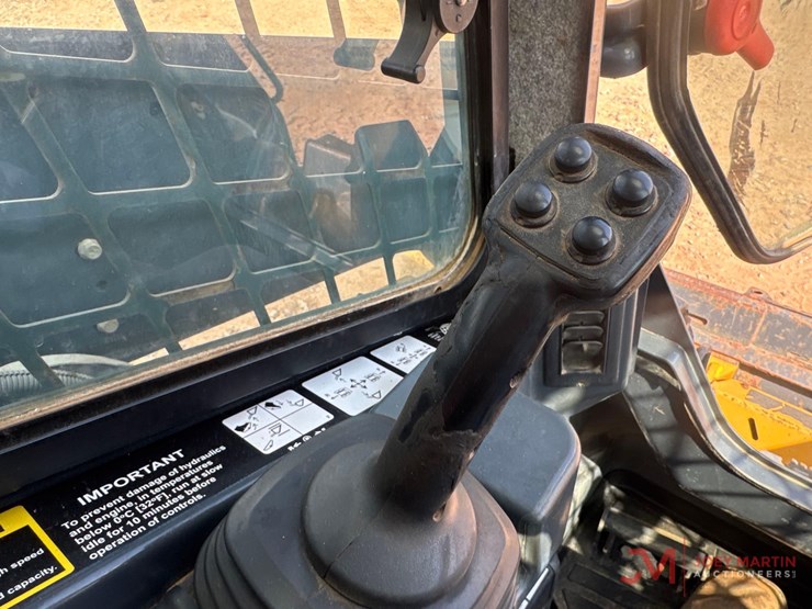 2020-deere-333g-image-23