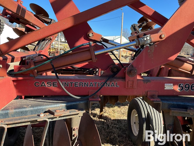 case-ih-596-image-11