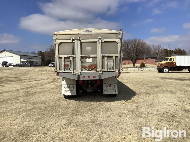 1993-freightliner-fld120-image-6