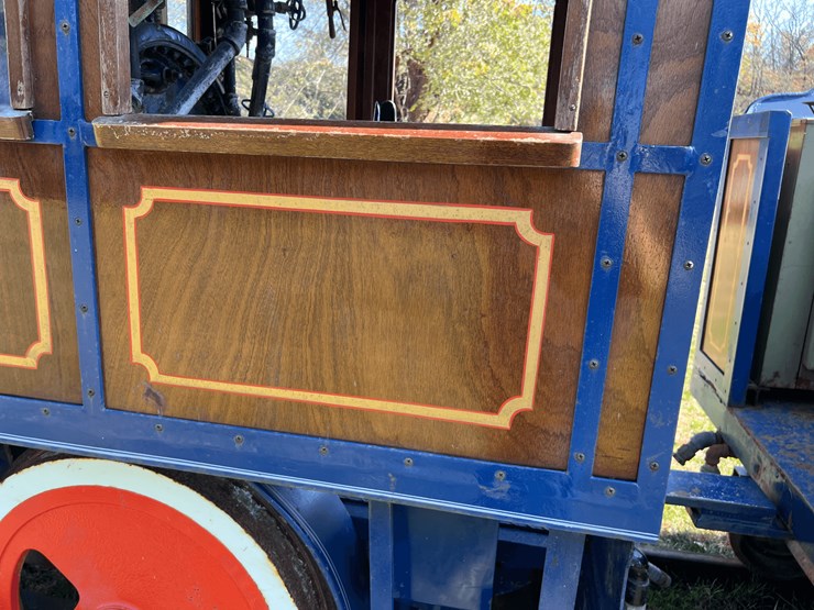 frick-steam-locomotive-with-track-image-192