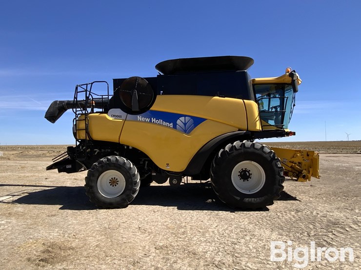 2009-new-holland-cr9060-image-4