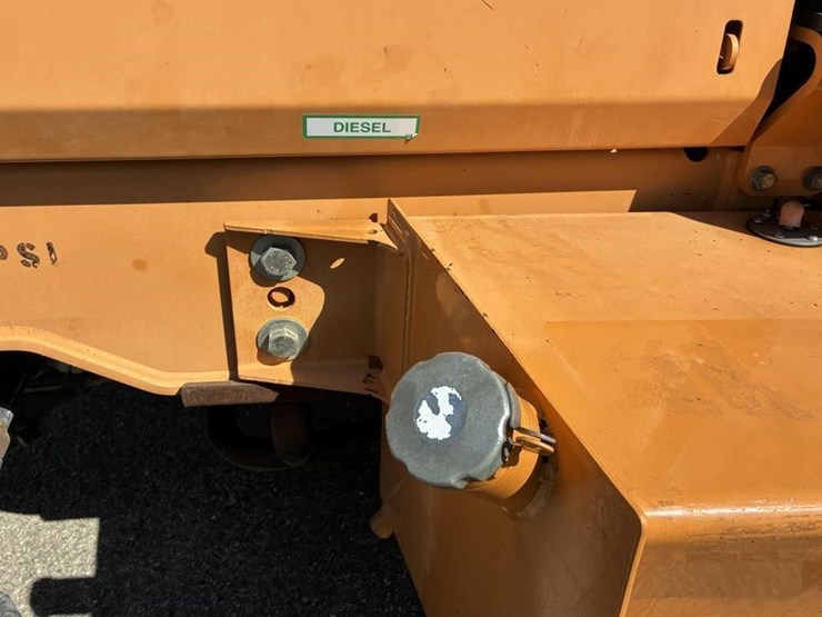 2015-case-586h-image-15