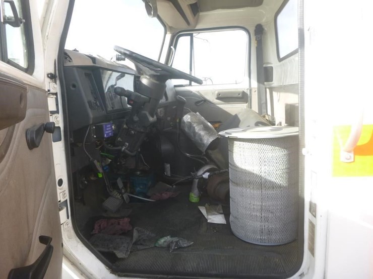 2002-international-4900-image-18