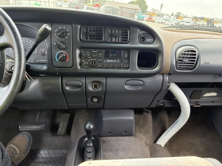 1999-dodge-ram-2500-image-13