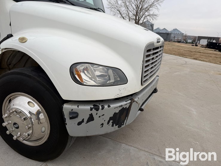 2016-freightliner-m2-tanker-truck-image-12