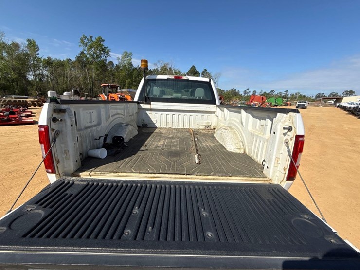 2018-ford-f150-xl-image-6