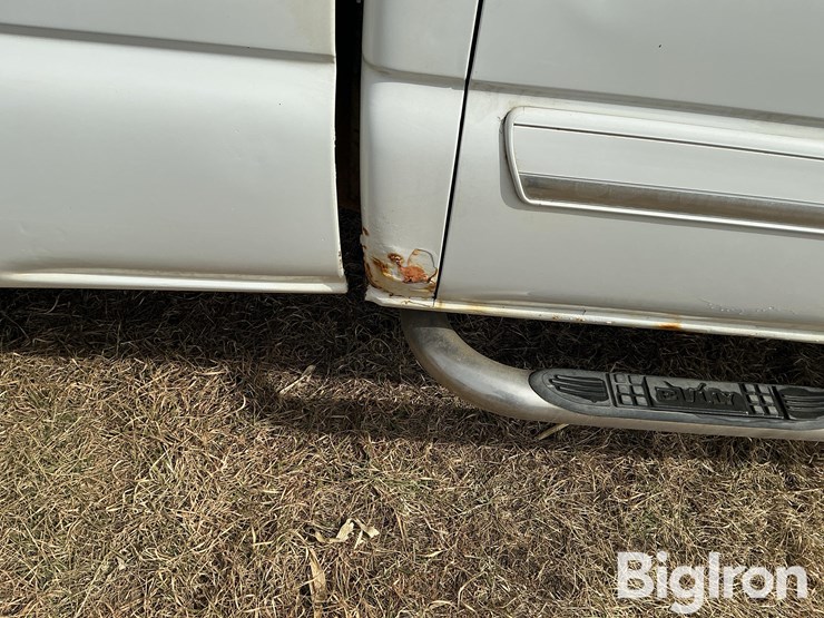 2004-chevrolet-silverado-2500-image-17