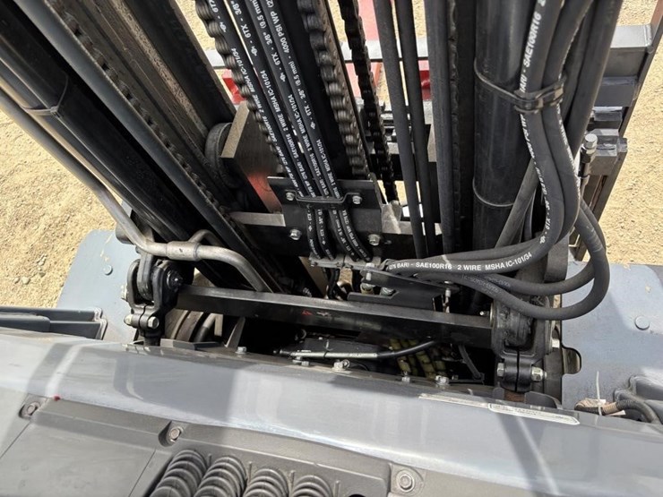 2013-toyota-8fgcu32-image-14