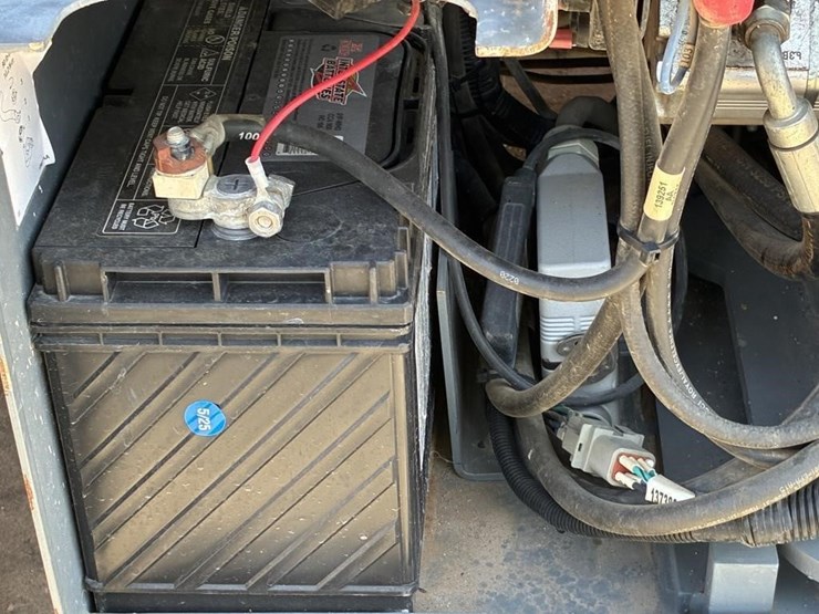 2014-skyjack-sj6832rt-image-14