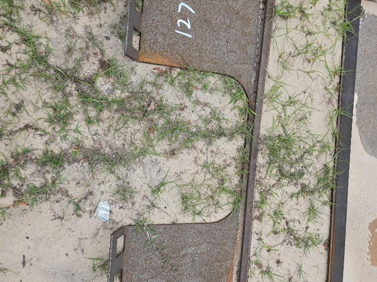 --skid-steer-cutaway-blank-plate-image-2