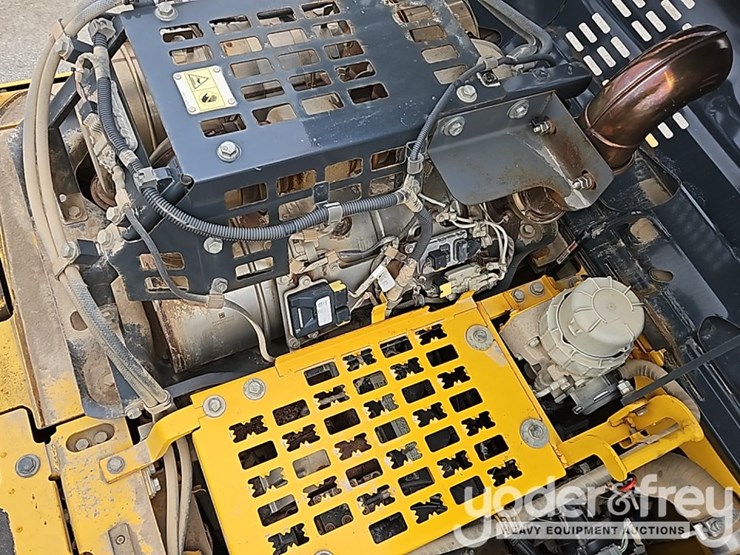 2016-komatsu-pc210-lc-11-image-43