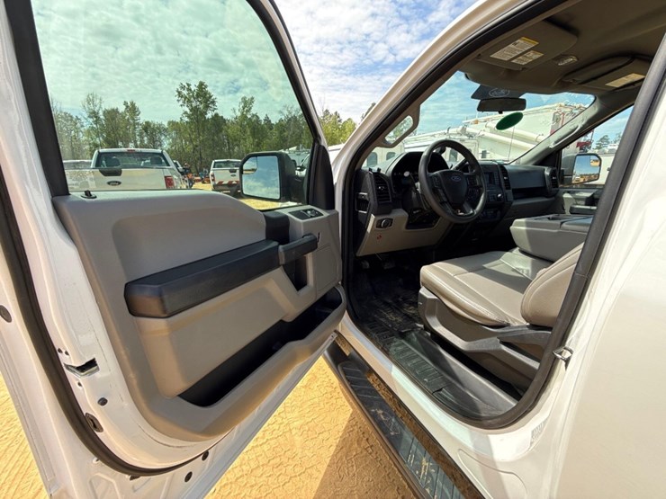 2017-ford-f150-xl-image-7