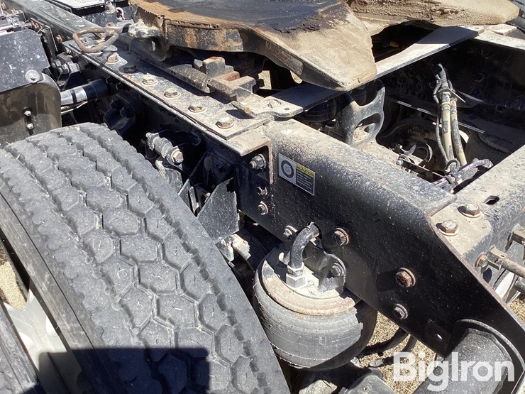 2019-kenworth-t680-image-16