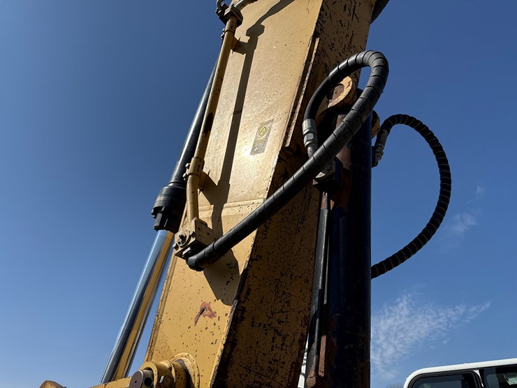 2011-caterpillar-336e-image-24