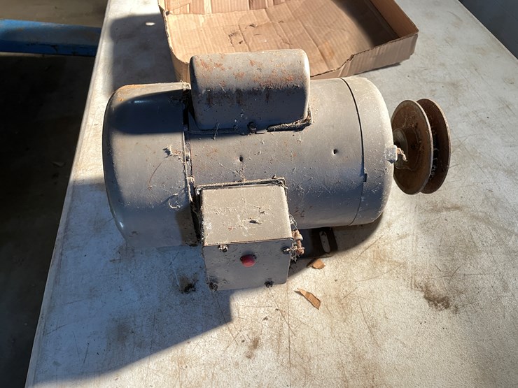 caterpillar-c3.3-image-1