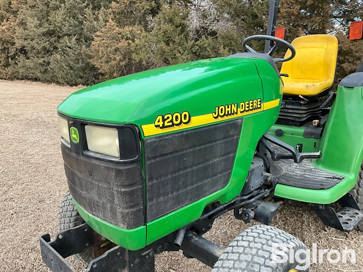 1998-john-deere-4200-image-9
